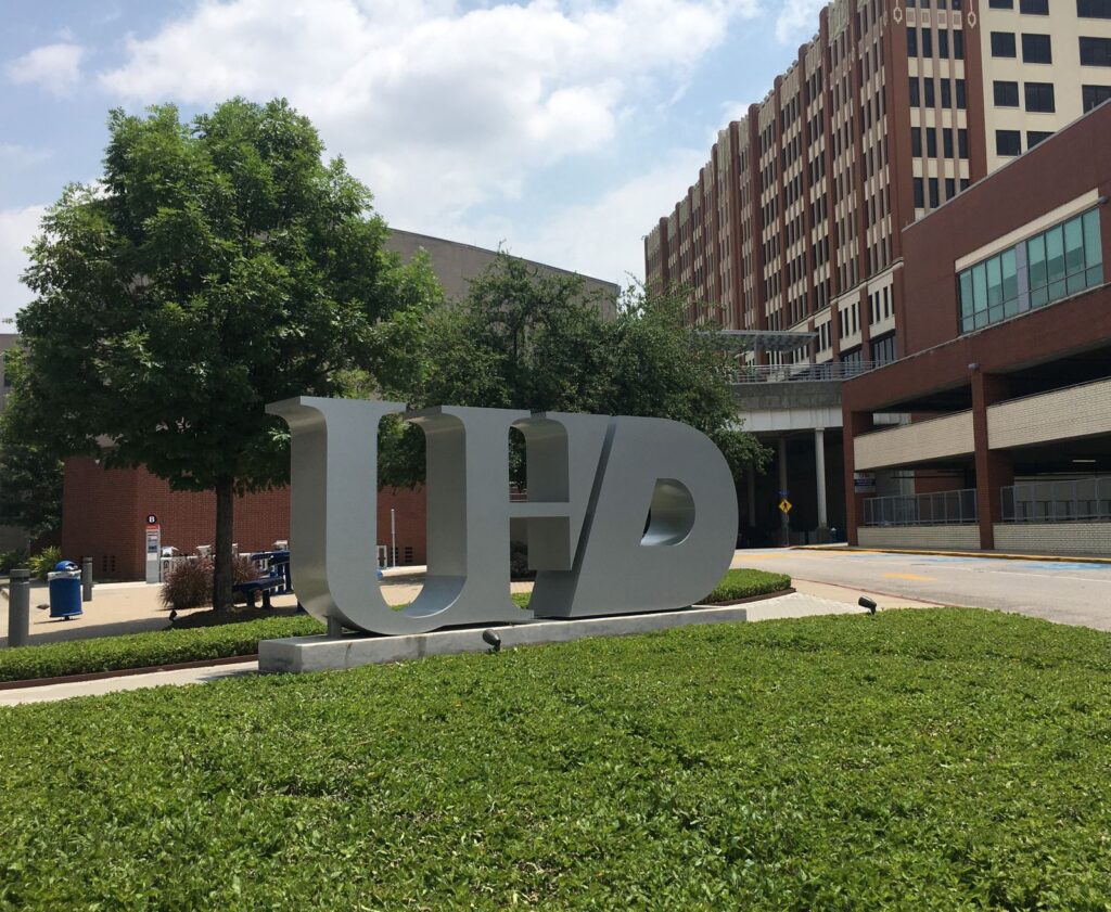 outdoor picture of the University of Houston-Downtown. 